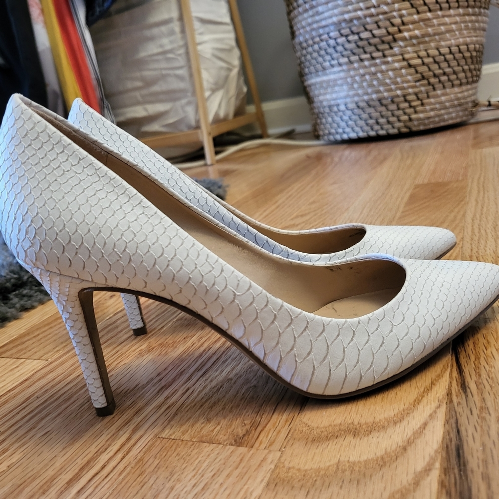 Jessica Simpson heels